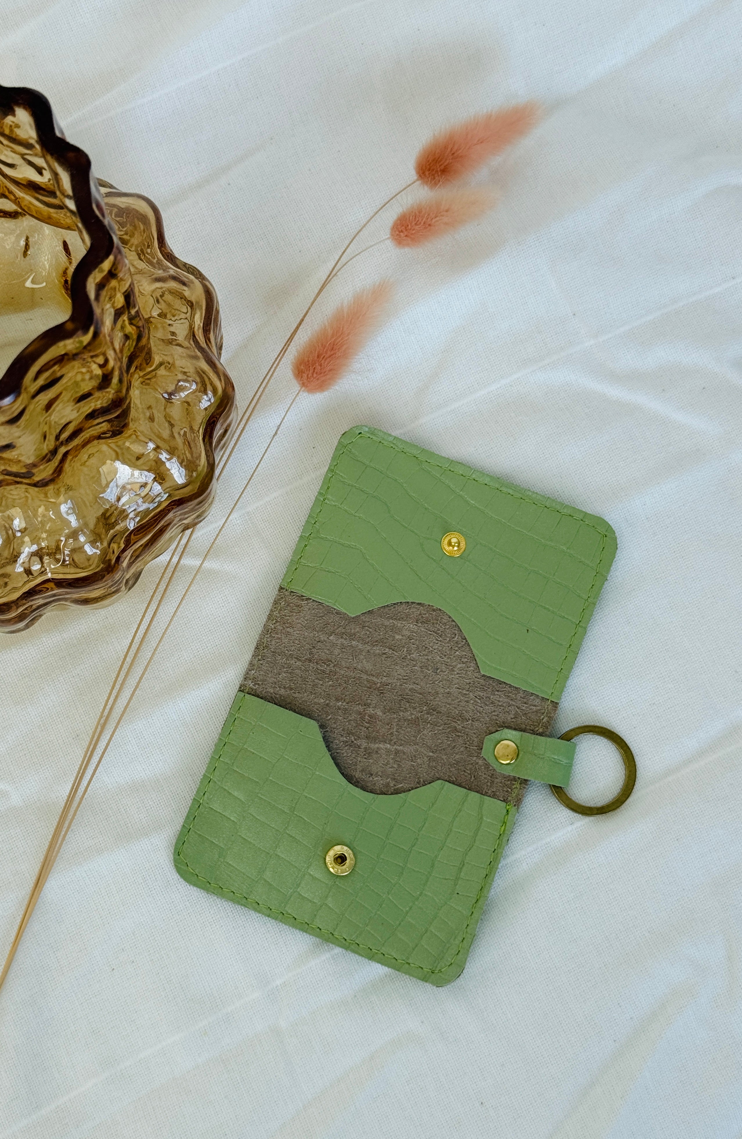 DÓRA LEATHER WALLET | PISTACHIO