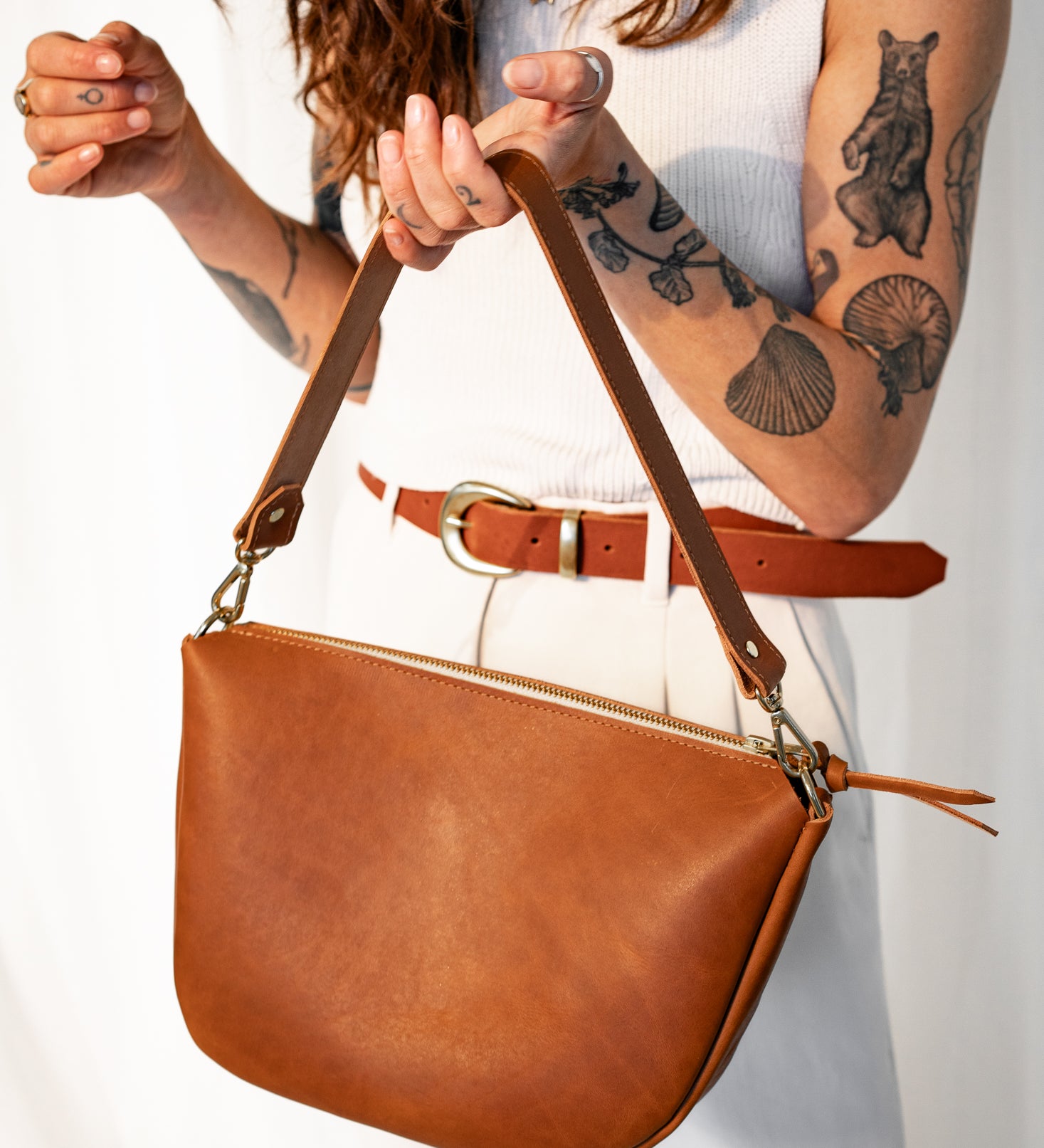 4 REASON TO CARRY A LEATHER BAG