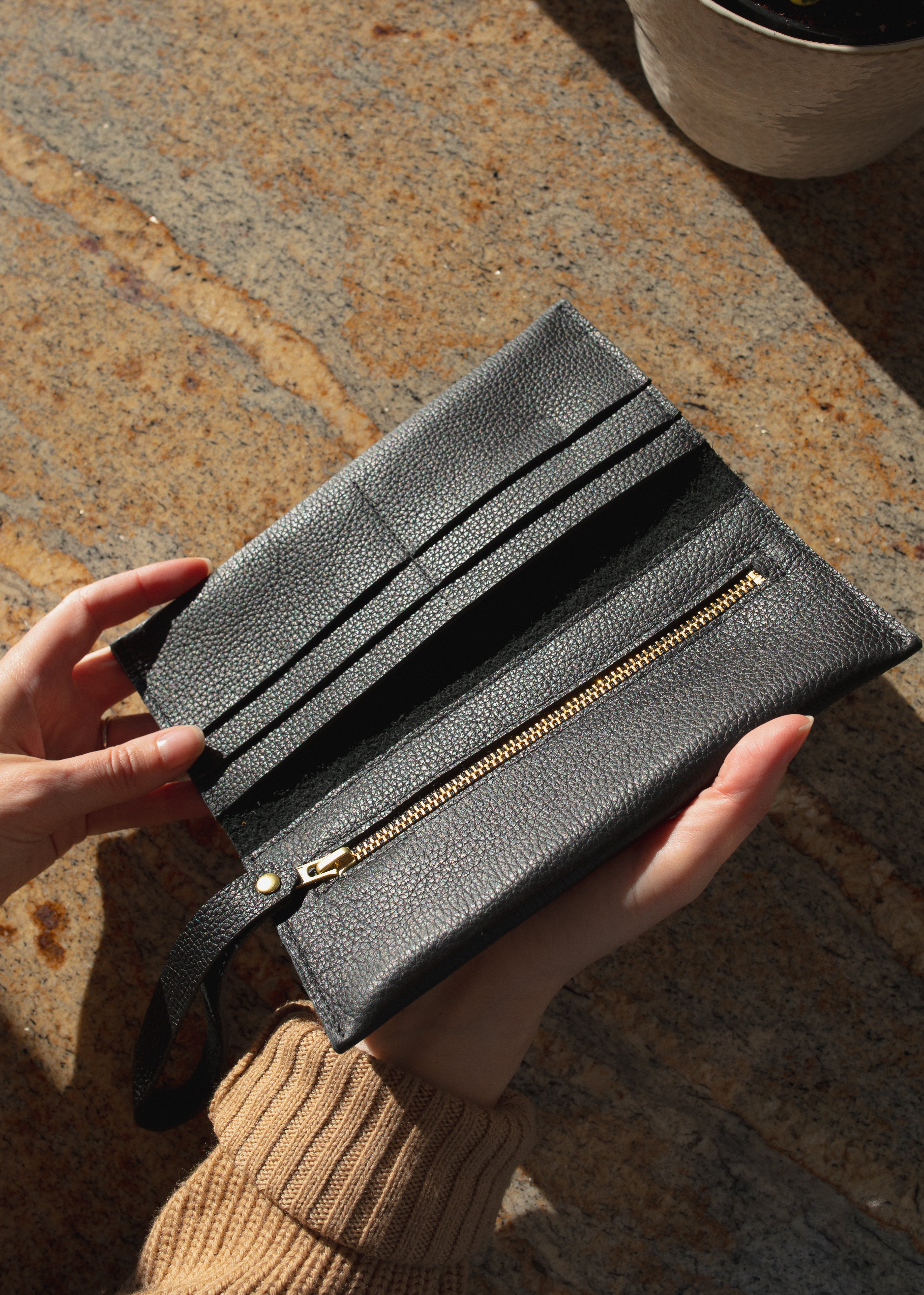 ANGNES LEATHER WALLET | NOIR Leather Bag - handcrafted by Market Canvas Leather in Tofino, BC, Canada