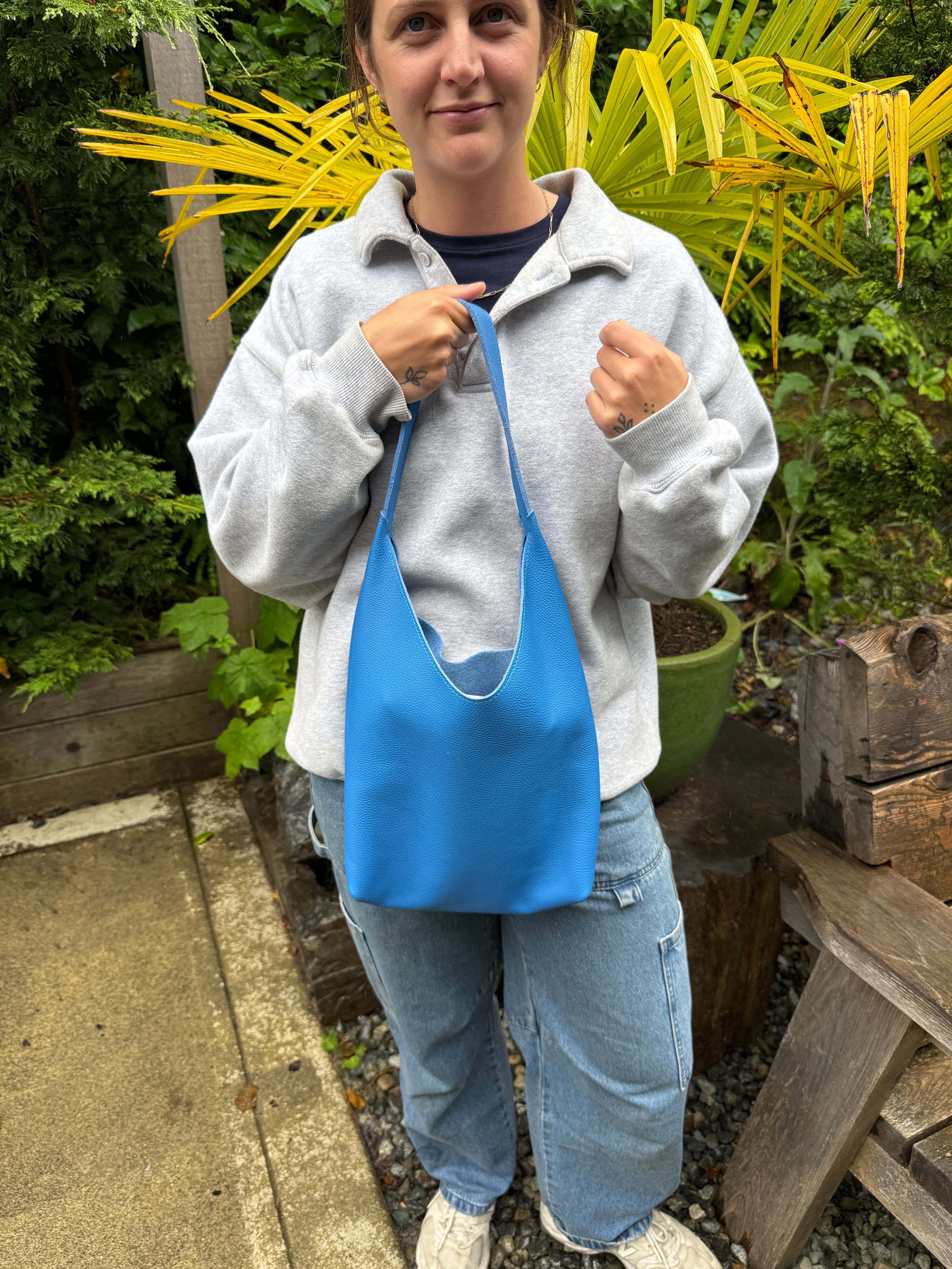 BRUNA SHOULDER BAG | BRIGHT BLUE