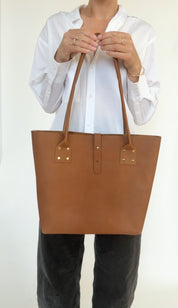 MOORE REFINED TOTE | CARAMEL