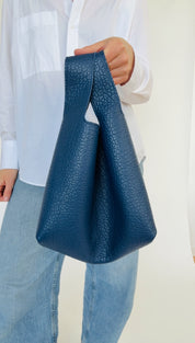 ISSY MINI TOTE | PEBBLED NAVY
