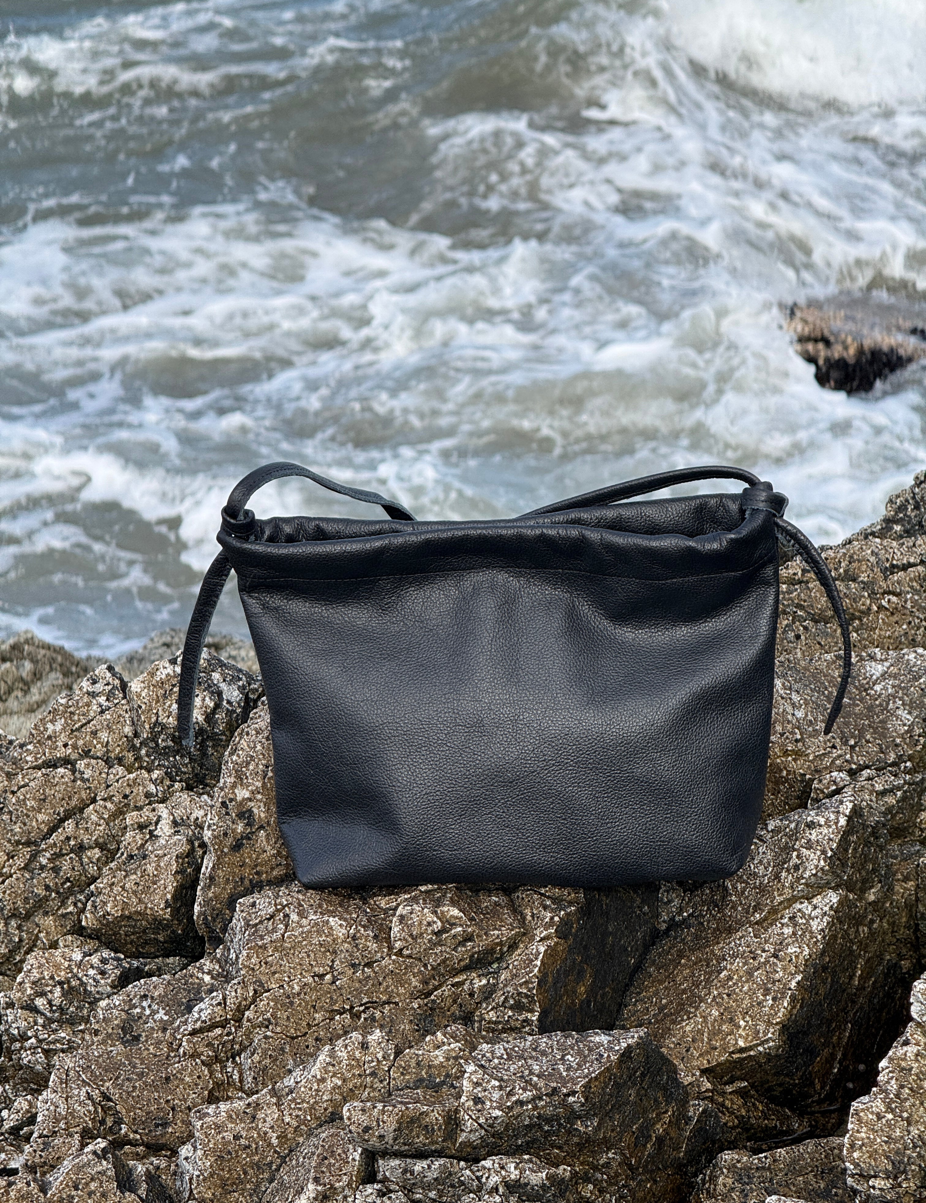 HENNI TOTE | NOIR Leather Bag - handcrafted by Market Canvas Leather in Tofino, BC, Canada