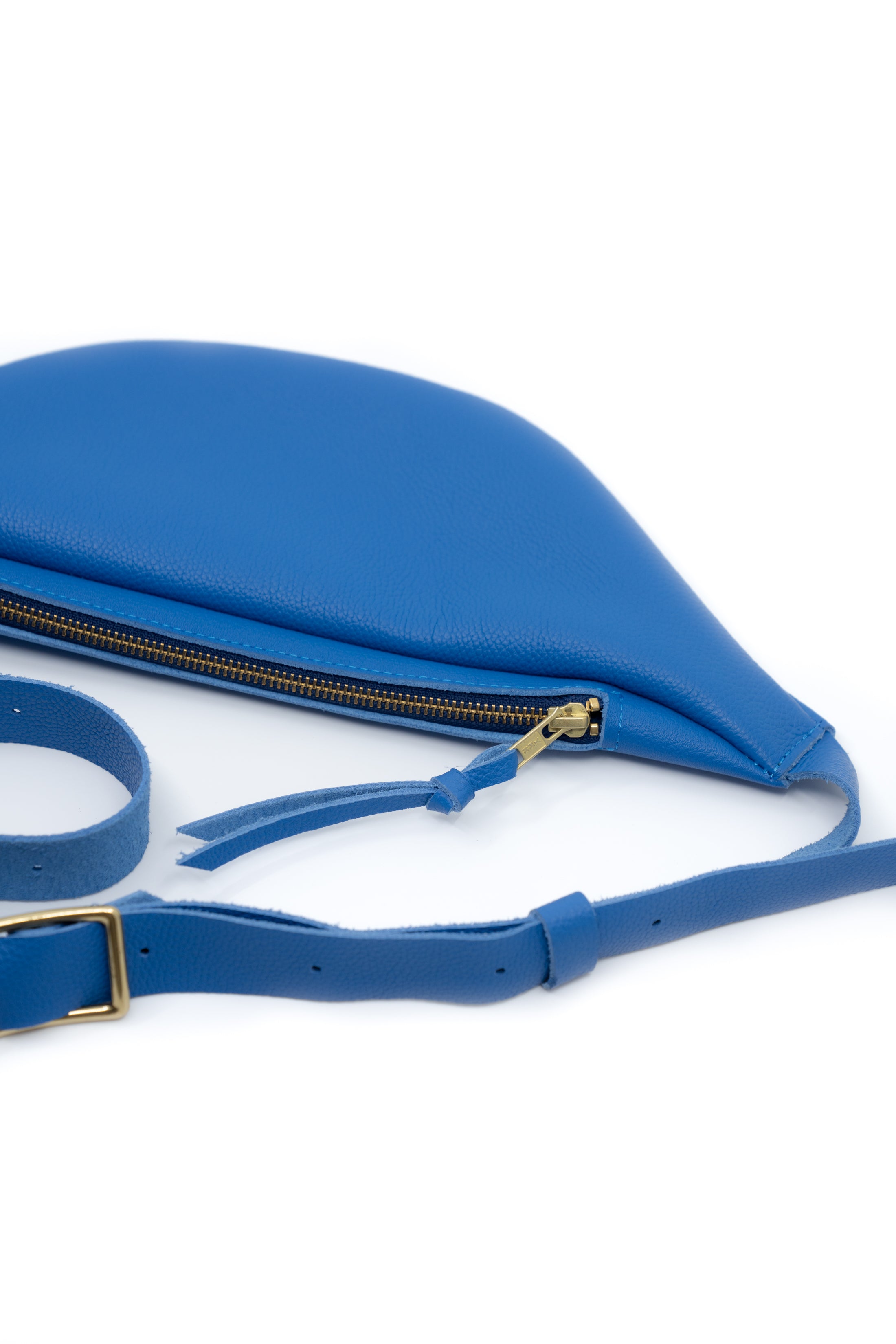 LAUREL SLING BAG | BLUE