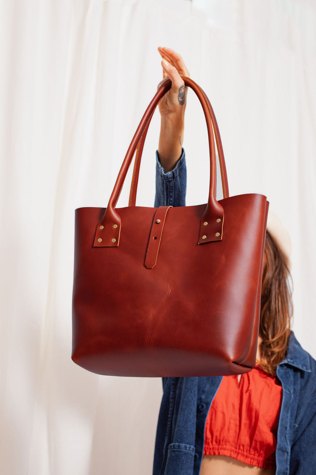 トートバッグ MOORE TOTE BAG WHOLESALE MOORE REFINED TOTE | CHESTNUT – Market Canvas Leather