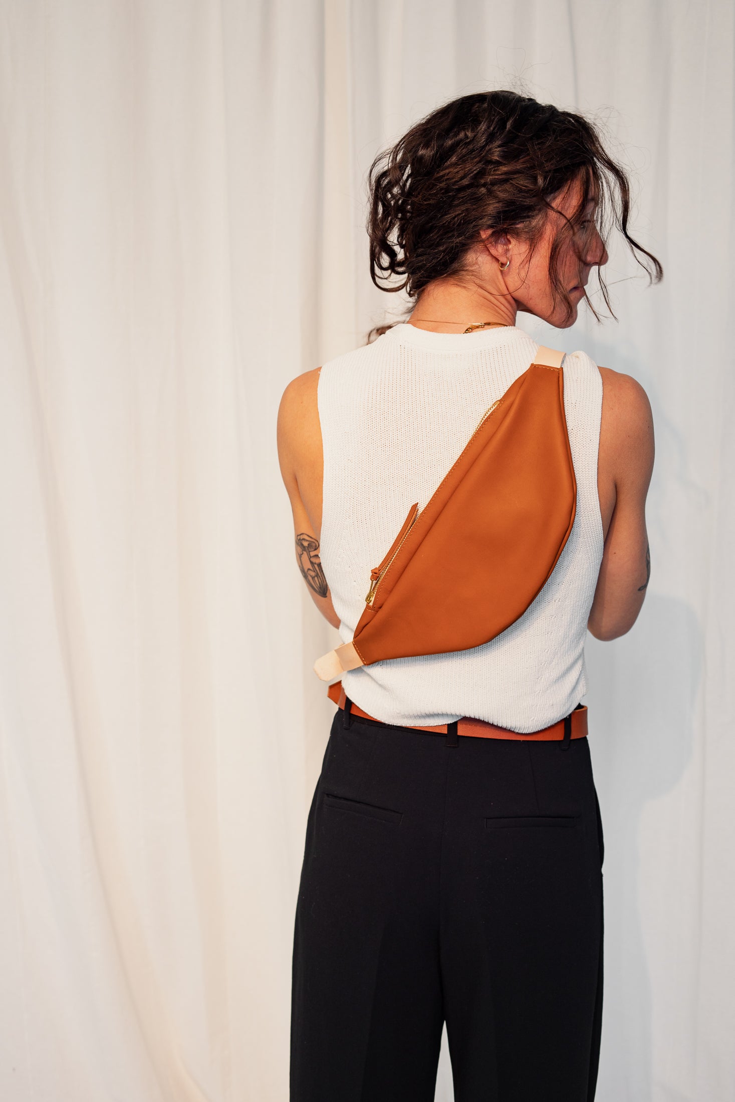 WHOLESALE LAUREL SLING BAG | CARAMEL